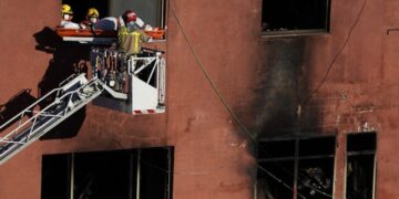 Ισπανία: ‘Ενας νεκρός και 19 τραυματίες από πυρκαγιά σε οίκο ευγηρίας στη Σαραγόσα
