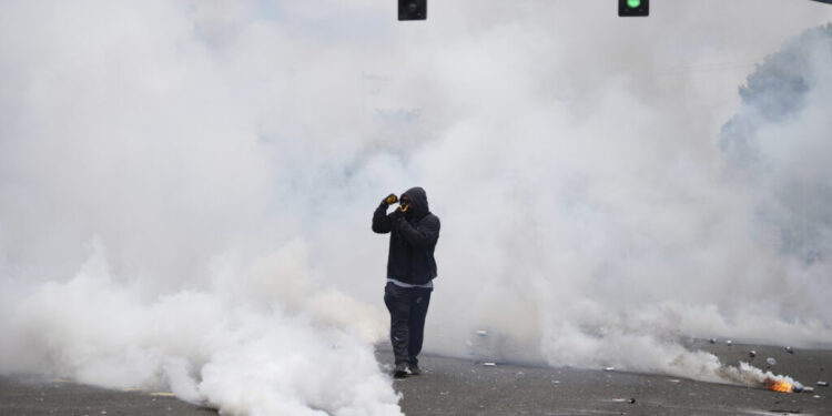 ΗΠΑ: Ταραχές και επεισόδια στο Λος Άντζελες λόγω μαζικών συλλήψεων μεταναστών - Εντολή Τραμπ για ανάπτυξη 2.000 μελών της Εθνοφρουράς