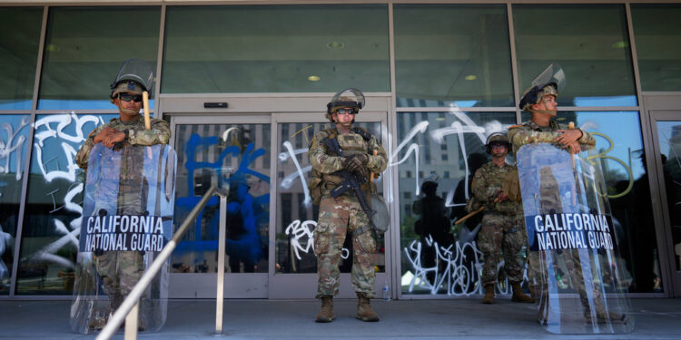 ΗΠΑ: Και επίσημα απαγόρευση της κυκλοφορίας στο κέντρο του Λος Άντζελες