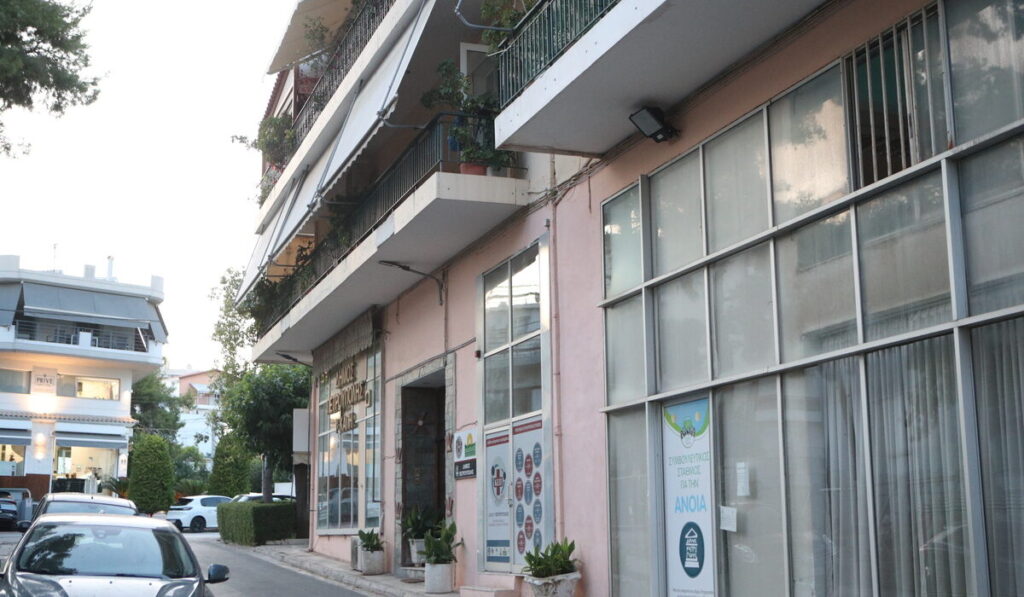 Η Αστυνομία συνέλαβε λάθος άνθρωπο για τον ξυλοδαρμό της 46χρονης γυναίκας οδηγού στην Πετρούπολη