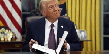 Έρευνα του Pew Research Center σε 24 χώρες: Οι ΗΠΑ έχουν γίνει λιγότερο δημοφιλείς από την επιστροφή του Τραμπ στην εξουσία