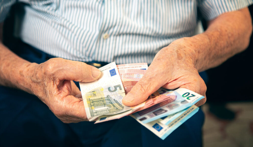 Αρκετά νωρίτερα θα καταβληθούν οι συντάξεις Ιουλίου 2025