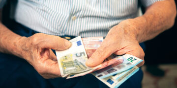 Αρκετά νωρίτερα θα καταβληθούν οι συντάξεις Ιουλίου 2025