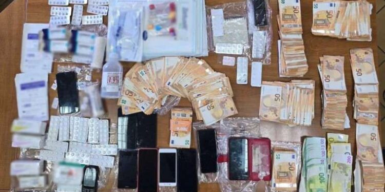 Εξαρθρώθηκε μεγάλο κύκλωμα απάτης με αναπηρικά επιδόματα – 7 συλλήψεις και 34 κατηγορούμενοι - Ανάμεσά τους υπάλληλοι, γιατρός και νοσηλευτές