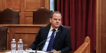 Βουλευτής ΠΑΣΟΚ Παύλος Χρηστίδης: "Οι βουλευτές της ΝΔ που χειροκροτούσαν όρθιοι τον Καραμανλή, τώρα τον παραπέμπουν"