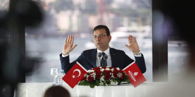 Τουρκία: Ο εισαγγελέας προτείνει φυλάκιση επτά ετών και στέρηση πολιτικών δικαιωμάτων για τον Ιμάμογλου