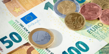 Ξεπέρασαν τα 27 δισ. ευρώ τα έσοδα από φόρους το πρώτο πεντάμηνο - 7% πάνω από το στόχο