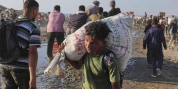 Γάζα: Ισραηλινά άρματα άνοιξαν πυρ και σκότωσαν 59 άτομα που περίμεναν να πάρουν επισιτιστική βοήθεια