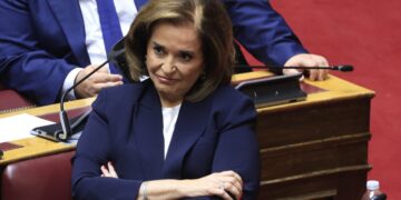 Ντόρα Μπακογιάννη: Τυχόν νέο κόμμα Σαμαρά δεν θα επηρεάσει τη ΝΔ