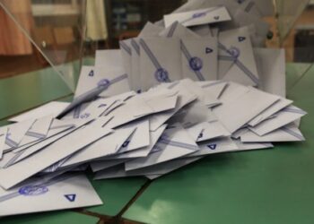 Δημοσκόπηση Alco: Πρώτη με 25% η ΝΔ, δεύτερο κόμμα το ΠΑΣΟΚ - Να ζητηθούν ευθύνες από τον πρωθυπουργό για τα Τέμπη λέει το 55%