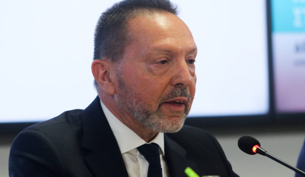 Στουρνάρας: "Ανάγκη αναμόρφωσης του φορολογικού συστήματος προς όφελος των μισθωτών"