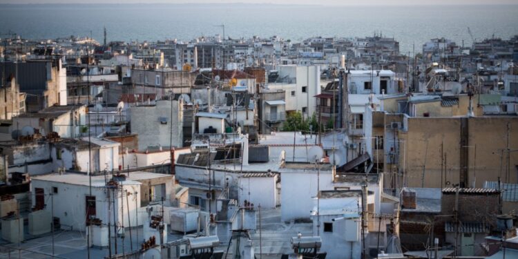 ΑΑΔΕ: Οι φορολογούμενοι μπορούν να καλύψουν τεκμήρια και με εκπρόθεσμες γονικές παροχές