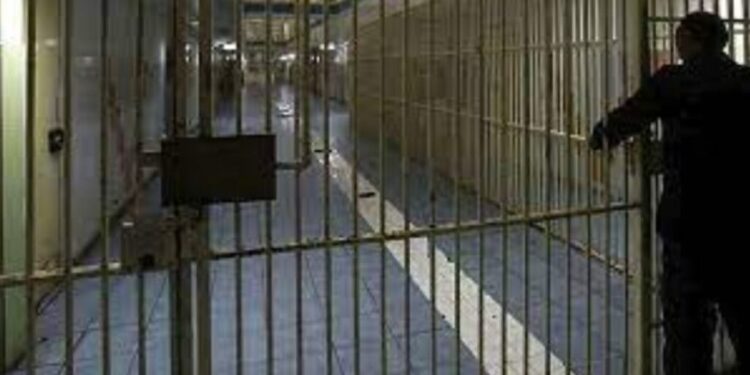 Κρήτη: Ο 25χρονος δραπέτης των φυλακών Αγιάς εντοπίστηκε στη θάλασσα στον κόλπο του Κολυμβαρίου