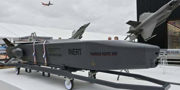 Πούτιν: Η Ρωσία θα θεωρήσει ότι η Γερμανία εμπλέκεται άμεσα στον πόλεμο αν στείλει πυραύλους Taurus στην Ουκρανία