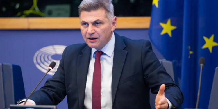 Ευρωπαϊκό Κοινοβούλιο: Εγκρίθηκε η πρόταση Φαραντούρη για 18μηνη παράταση των κονδυλίων του Ταμείου Ανάκαμψης σε ώριμα έργα