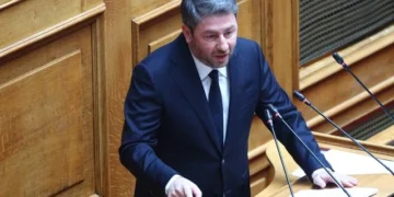 Ν. Ανδρουλάκης στη Βουλή: "Ο Μητσοτάκης παριστάνει το θύμα, ενώ αθωώνει τους υπεύθυνους για τα Τέμπη"