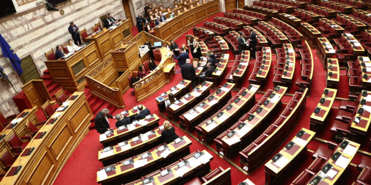 Η Ευρωπαϊκή Εισαγγελία έστειλε στη Βουλή δικογραφία για δύο πρώην υπουργούς Αγροτικής Ανάπτυξης και Τροφίμων για το σκάνδαλο ΟΠΕΚΕΠΕ