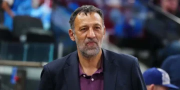 Βλάντε Ντίβατς: Σοβαρός τραυματισμός μετά από τροχαίο με τη μηχανή του στο Μαυροβούνιο