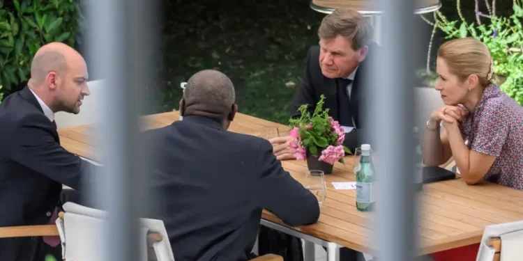 Γενεύη: Συνομιλίες Ευρωπαίων ΥΠΕΞ με τον Ιρανό ομόλογό τους Αμπάς Αραγτσί: «Το πυρηνικό ζήτημα δεν μπορεί να λυθεί με στρατιωτικά μέσα»