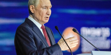 Βλαντίμιρ Πούτιν: "Μοιραζόμαστε ιδέες με το Ισραήλ και το Ιράν σχετικά με τον τρόπο τερματισμού της αιματοχυσίας - Πιστεύω πως υπάρχει διπλωματική λύση στην κρίση"