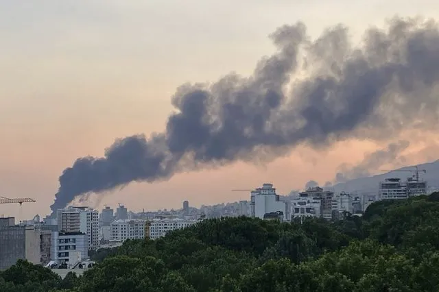 Ιράν: Και η Βρετανία αποφάσισε να απομακρύνει το προσωπικό από την πρεσβεία στην Τεχεράνη
