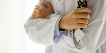 Συνελήφθη καρδιοχειρουργός στο Πανεπιστημιακό Νοσοκομείο Λάρισας που πήρε «φακελάκι» για να κάνει επέμβαση σε ασθενή
