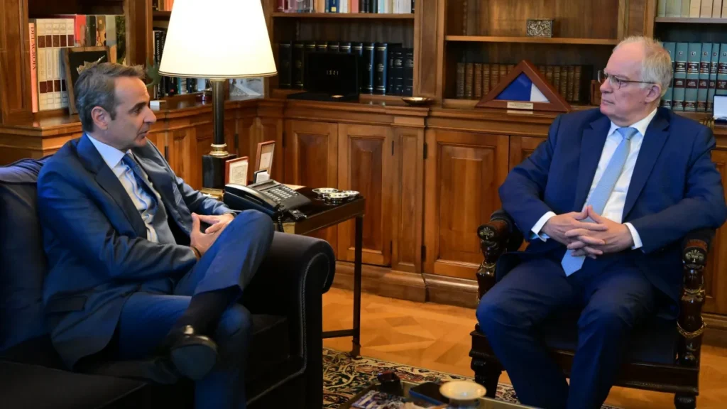Κ. Μητσοτάκης: Η Ελλάδα θα στείλει πολεμικά πλοία μας έξω από τα χωρικά ύδατα της Λιβύης για τον έλεγχο ροών παράνομων μεταναστών