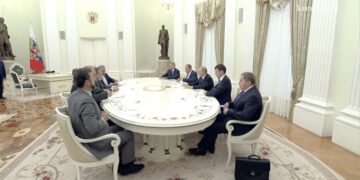 Βλαντιμίρ Πούτιν στον ΥΠΕΞ του Ιράν Αραγτσί: "Αδικαιολόγητη η επίθεση των ΗΠΑ στο Ιράν"