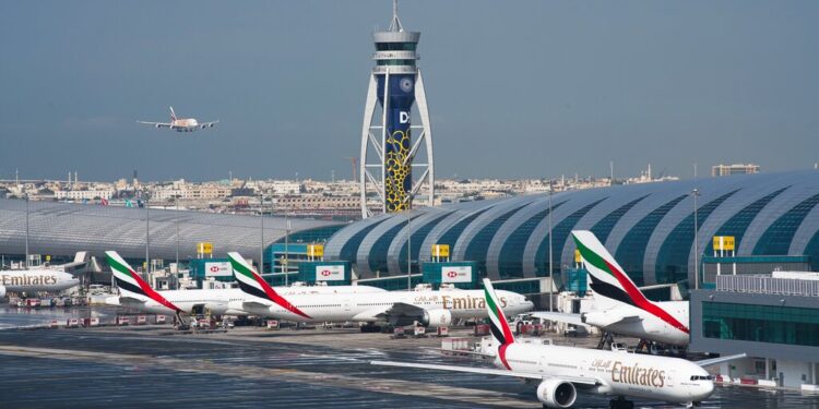 Ανοιχτός και πάλι ο εναέριος χώρος Μπαχρέιν και Κουβέιτ – Ξαναλειτουργεί το αεροδρόμιο του Ντουμπάι
