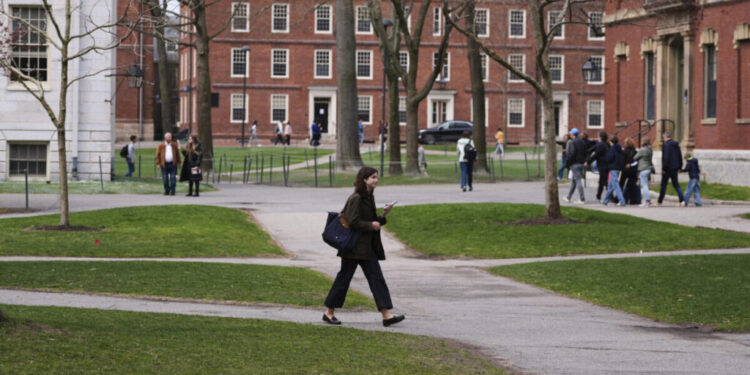 ΗΠΑ: Ομοσπονδιακός δικαστής στη Βοστόνη μπλόκαρε την απόφαση Τραμπ για απαγόρευση εισόδου ξένων φοιτητών στο Χάρβαρντ