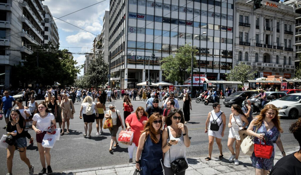 Δημογραφικό πρόβλημα στην Ελλάδα: Ένας τοκετός – δύο κηδείες