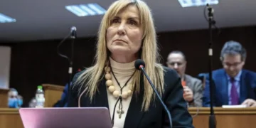 Οι εισαγγελείς Ε.Τουλουπάκη και Χ. Τζούρας υπέβαλαν μήνυση εναντίον του Κ. Φρουζή για ψευδή κατάθεση, συκοφαντική δυσφήμιση και ψευδή καταμήνυση στην υπόθεση Vovartis - Ζητούν να κινηθεί εις βάρος του η αυτόφωρη διαδικασία