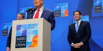 Σύνοδος ΝΑΤΟ: Εμετικές κολακείες και έπαινοι προς τον Τραμπ - Δεν θίχτηκαν ουσιώδη ζητήματα