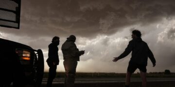 Σφοδρές καταιγίδες στη Γαλλία: Δύο νεκροί, 17 τραυματίες