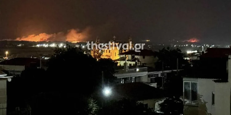 Μεγάλες πυρκαγιές στη Θεσσαλονίκη: Μέτωπα φωτιάς σε Ευαγγελισμό, Λουτρά Λαγκαδά και Νέους Επιβάτες