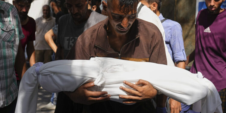 Συνεχίζονται οι ισραηλινοί βομβαρδισμοί στη Γάζα: 68 νεκροί - ανάμεσά τους και ένα μωρό που κάηκε