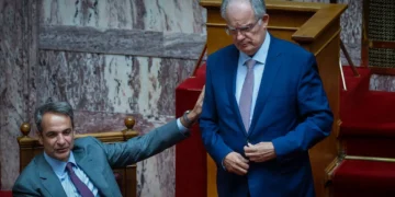 Ο Τασούλας απορρίπτει το αίτημα Τσίπρα και κρατά στο σκοτάδι τα πρακτικά για το δημοψήφισμα του 2015