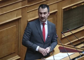 Ανάρτηση Αλ. Χαρίτση: "Πυραμίδα διαφθοράς το καθεστώς Μητσοτάκη"