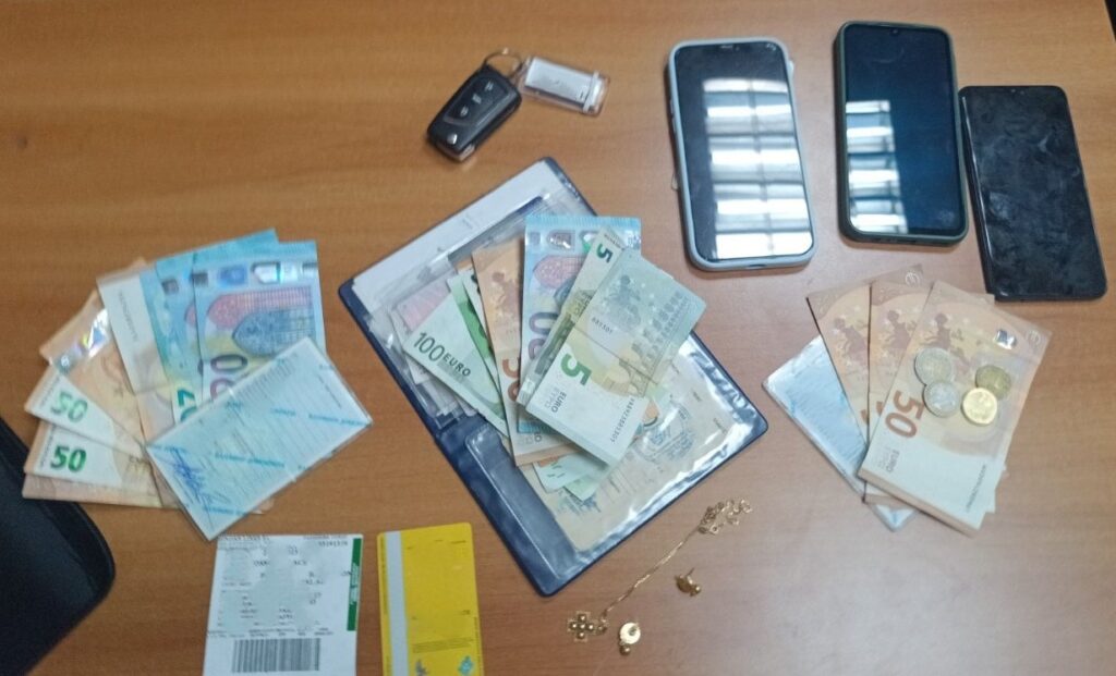 Ηράκλειο: Συνελήφθησαν τρία μέλη εγκληματικής ομάδας για τηλεφωνικές απάτες σε βάρος ηλικιωμένων με λεία χρήματα και κοσμήματα αξίας 38.500 ευρώ