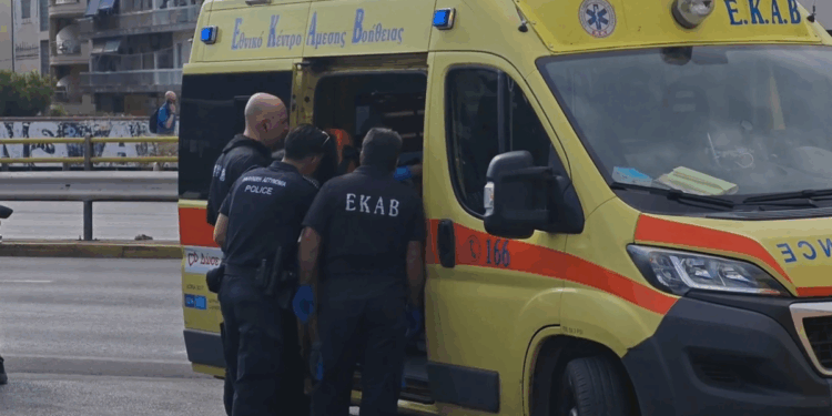 Λεωφορείο συγκρούστηκε με αυτοκίνητο στη Συγγρού – Έξι τραυματίες, ανάμεσά τους ένα παιδί