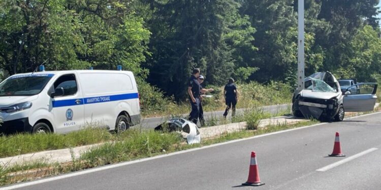 Θανατηφόρο τροχαίο στη Λάρισα - Νεκρή γυναίκα οδηγός ΙΧ