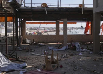 Γάζα: Το Ισραήλ βομβάρδισε καφέ, σχολείο και κέντρο διανομής βοήθειας- Τουλάχιστον 100 νεκροί