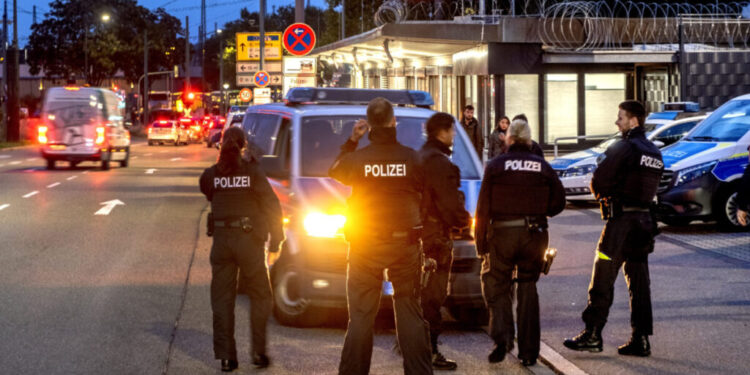 Γερμανία: 21χρονος επιτέθηκε με μαχαίρι κατά υπαλλήλων εταιρείας στο Μέλριχστατ - Ένας νεκρός και τρεις τραυματίες
