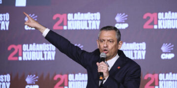 Κωνσταντινούπολη: Συγκέντρωση υπέρ του φυλακισμένου Ιμάμογλου – «Ο Ερντογάν είναι αρχηγός χούντας»