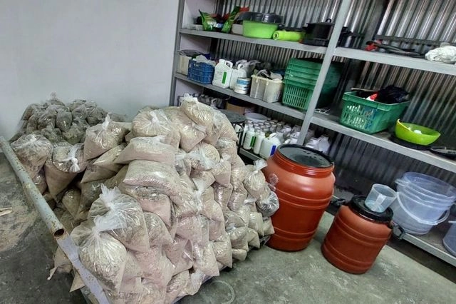 Σπάτα: Εντοπίστηκε κύκλωμα που έφερνε στην Ελλάδα κοκαΐνη σε εμποτισμένα δέρματα - 11 συλλήψεις