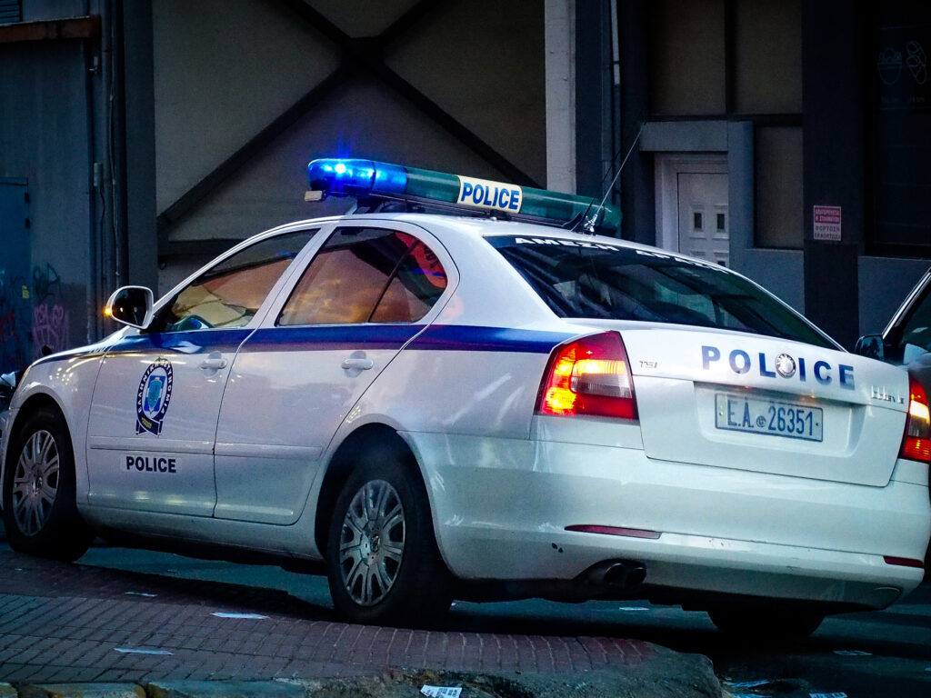 Θεσσαλονίκη: Η αστυνομία συνέλαβε 28 άτομα που πραγματοποίησαν συγκέντρωση διαμαρτυρίας σε κατάστημα υγειονομικού ενδιαφέροντος, ζητώντας τα δεδουλευμένα τους