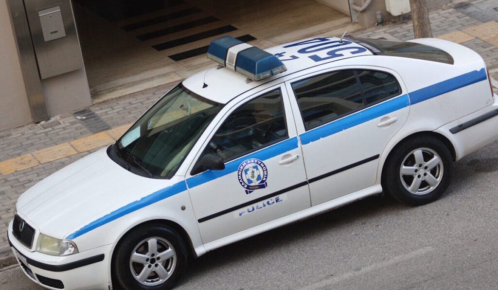 Πάτρα: Ληστεία με την απειλή μαχαιριού σε μίνι μάρκετ