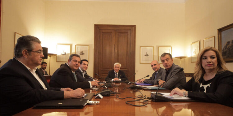 Αποκαλύψεις από τα Πρακτικά της Συνεδρίασης των Πολιτικών Αρχηγών μετά το δημοψήφισμα του 2015 – Αλέξης Τσίπρας: “Συμφωνία χωρίς διευθέτηση του χρέους δεν υπάρχει”