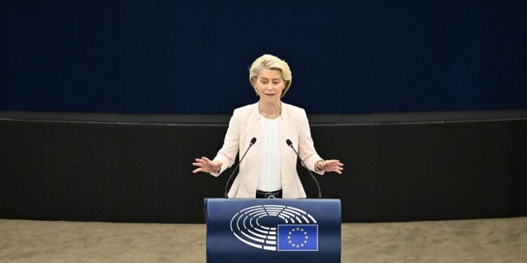 Ούρσουλα φον ντερ Λάιεν : Την Πέμπτη στην ολομέλεια του ευρωκοινοβουλίου η ψηφοφορία για την πρόταση μομφής