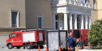 Βουλή: Λήξη συναγερμού για τον ύποπτο φάκελο που έστειλε Ρώσος αποστολέας με παραλήπτη τον Κυριάκο Μητσοτάκη - Δεν είχε τελικά σκόνη